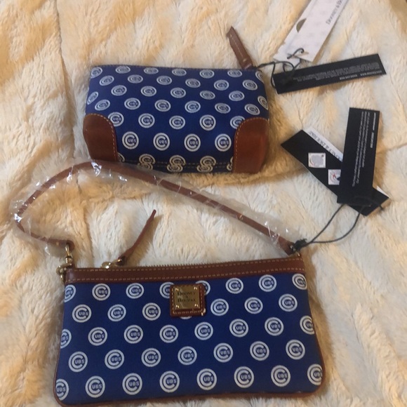 Dooney & Bourke Chicago Cubs Collectable Wristlet & Cosmetic Pouch. - Picture 2 of 10